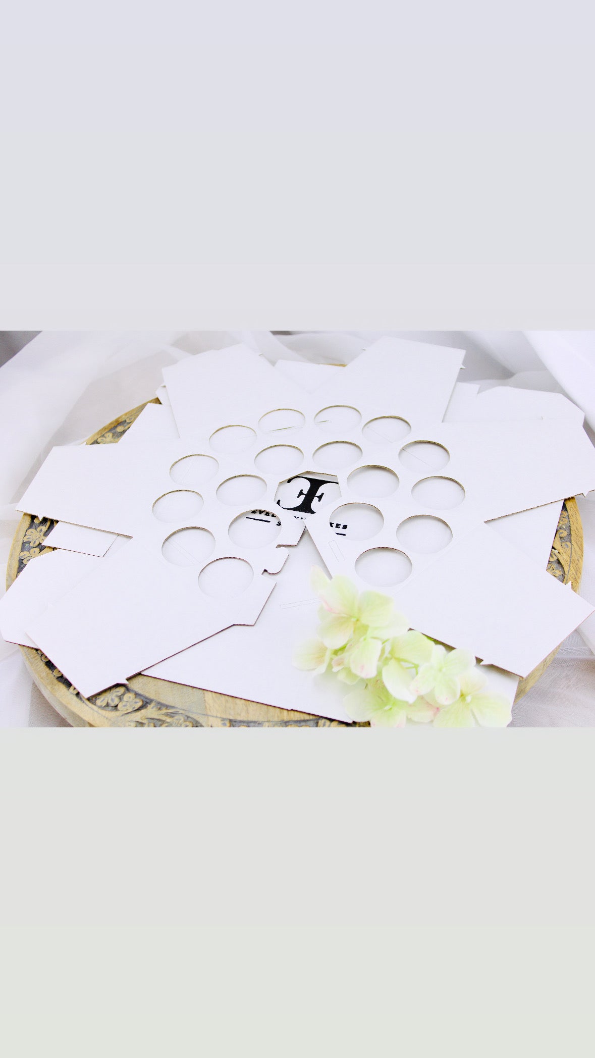 The Diamond Bouquet Collection "MINI" By Evelynn’s Cakes For 19 Mini Cupcakes