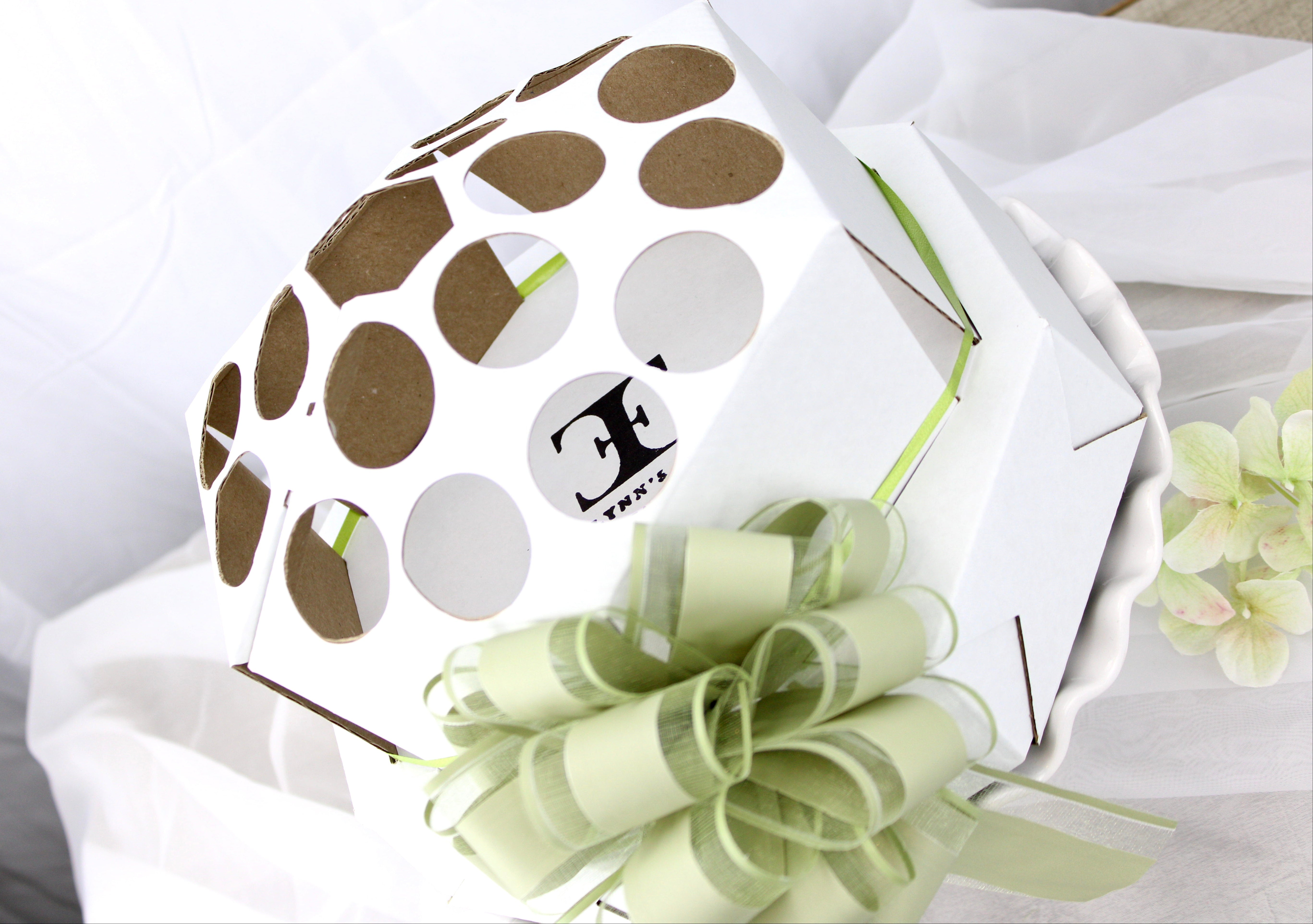 The Diamond Bouquet Collection "MINI" By Evelynn’s Cakes For 19 Mini Cupcakes
